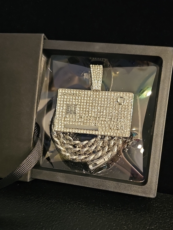 Jewelry - NIB Blingy Necklace